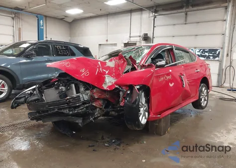 2015 Nissan Sentra Sr z USA, uszkodzony, nr VIN 3N1AB7AP7FY331517